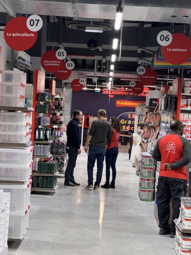 Après les zones, entraides, deliverie, le magasin classique