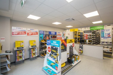 screwfix hall