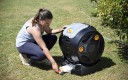 Composteur EasyMix 2 en 1, fabriqué avec plus de 90 0/o de plastique recyclé et 100% recyclable. Cuve d'une capacité de 100 I. Équipé sous le tambour d'un récupérateur de jus de compost Click & Spray de 1,61.139,90